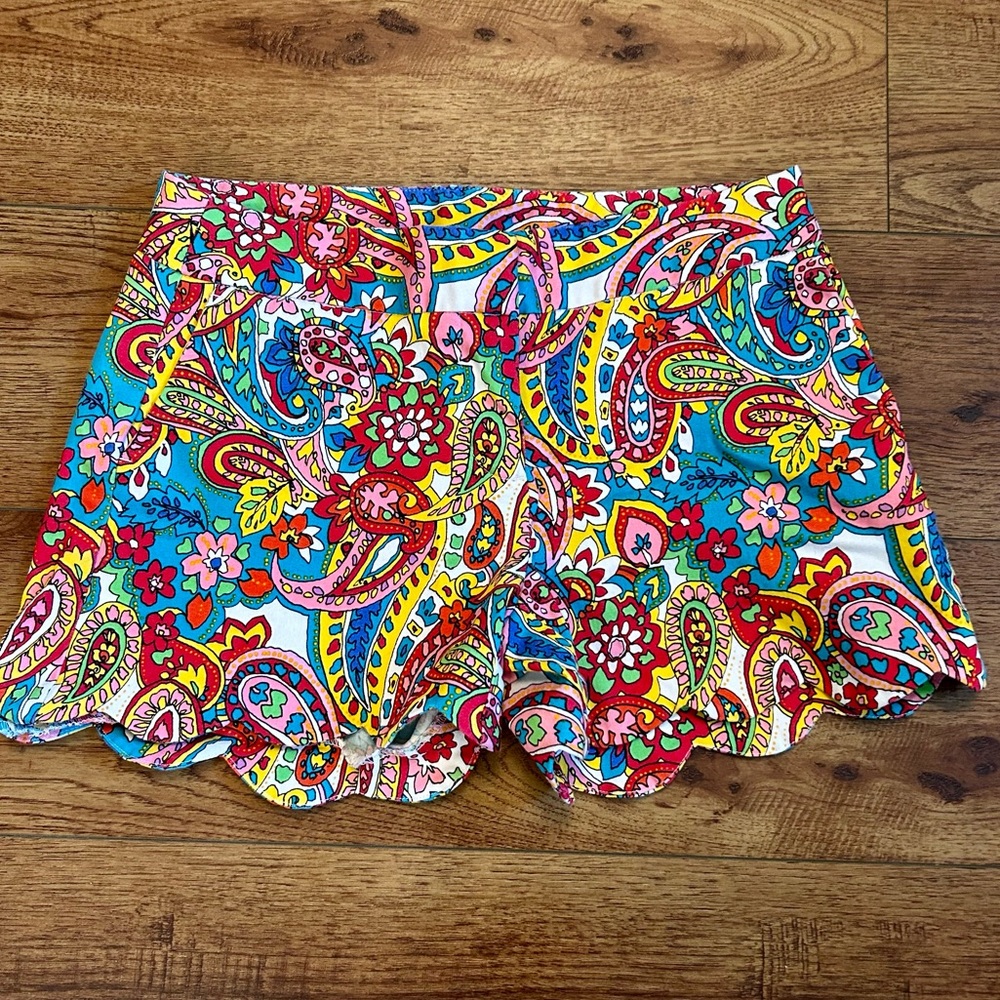 Attyre Bright Paisley Scalloped Shorts